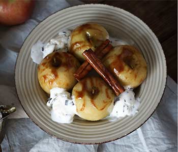 Poached Apples with Cinnamon Glaze